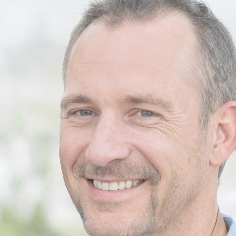 Dr. Marcus Weber - Leitender Finanzexperte